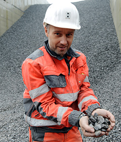 09 Crushing inside and outside of Austria's longest tunnel 250 1.jpg