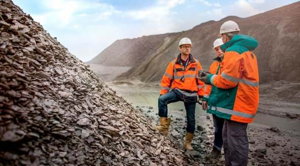 metso-koralmbahn-kat2-blasted-rock-stockpile-b-1-edit-hd.jpg