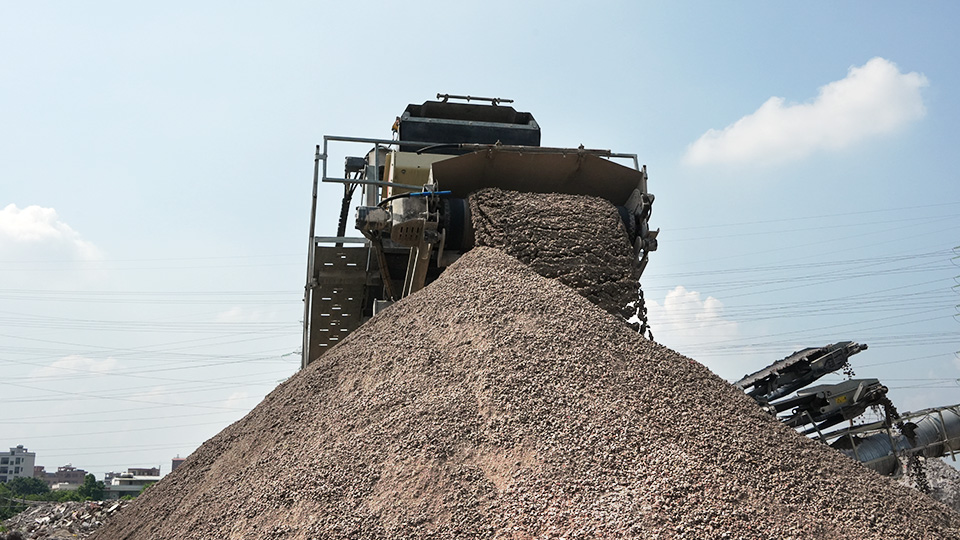 1763000945885628.jpg 20251028 LT06.jpg